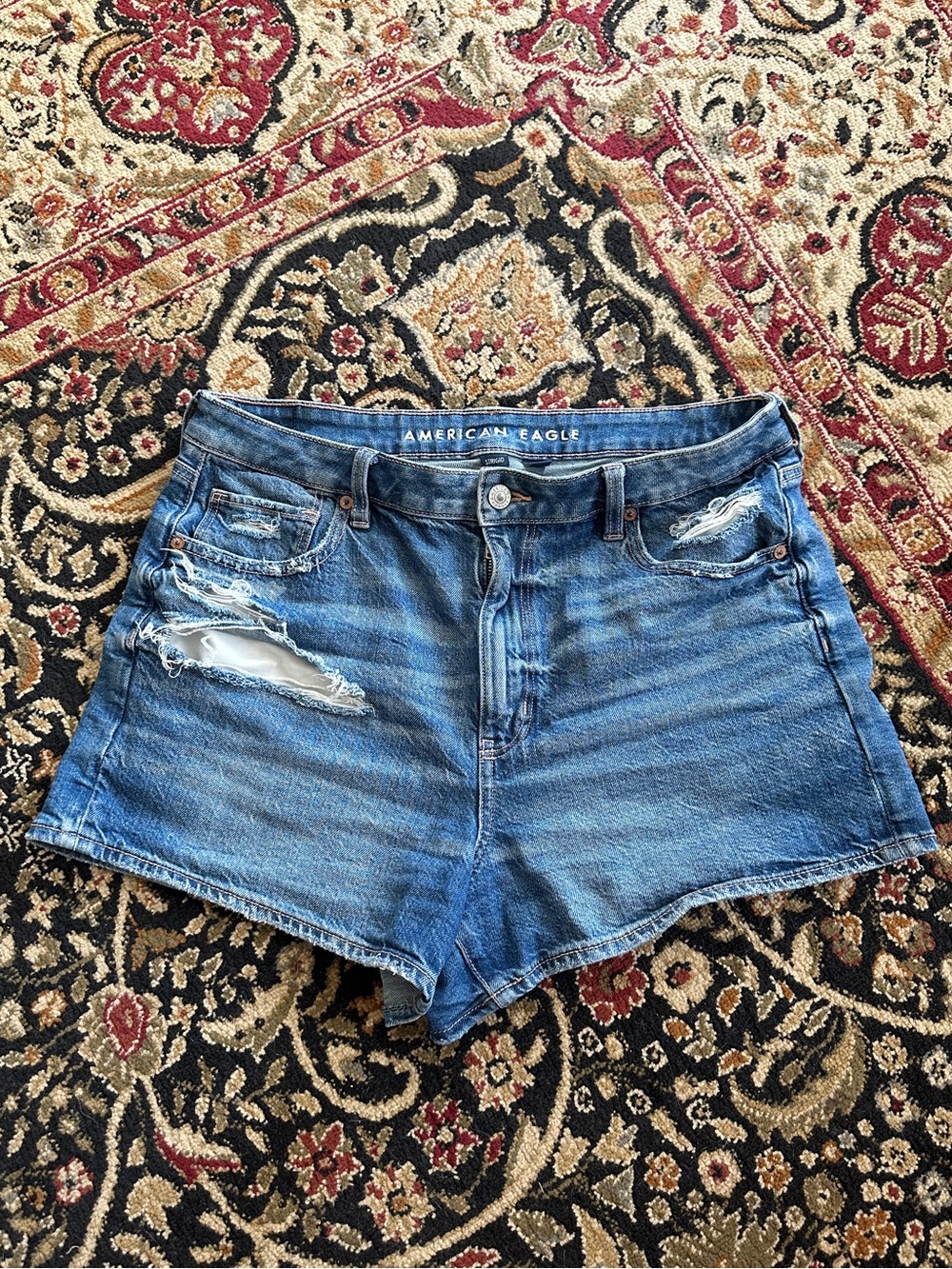 American Eagle Mom Short